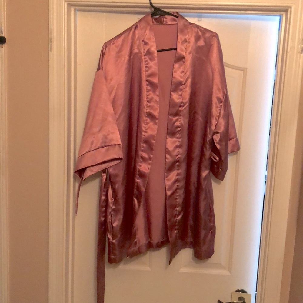 Beautiful mauve, silky, shortie robe